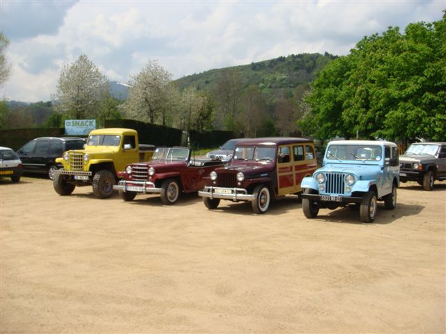 4 generations d'utilitaires jeep, tres rare de les reunir ! Chambo14