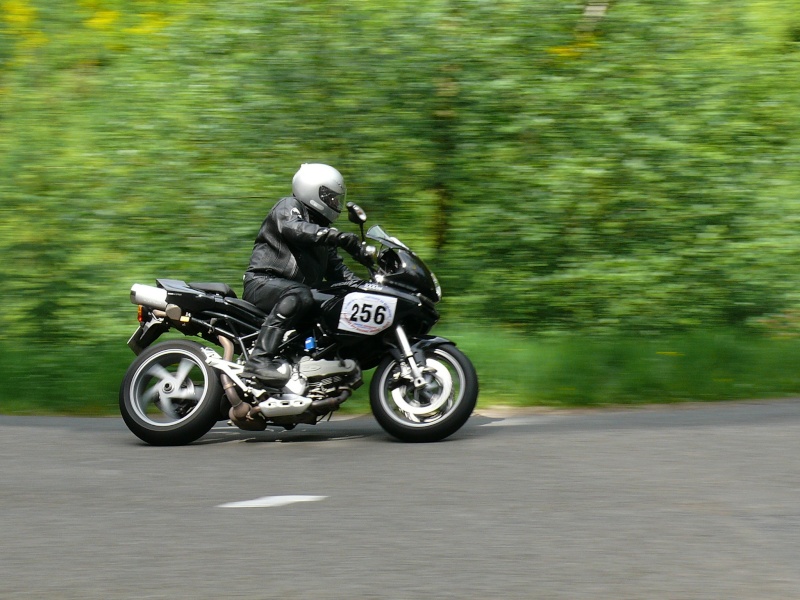 Motos, encore et toujours. P1070210