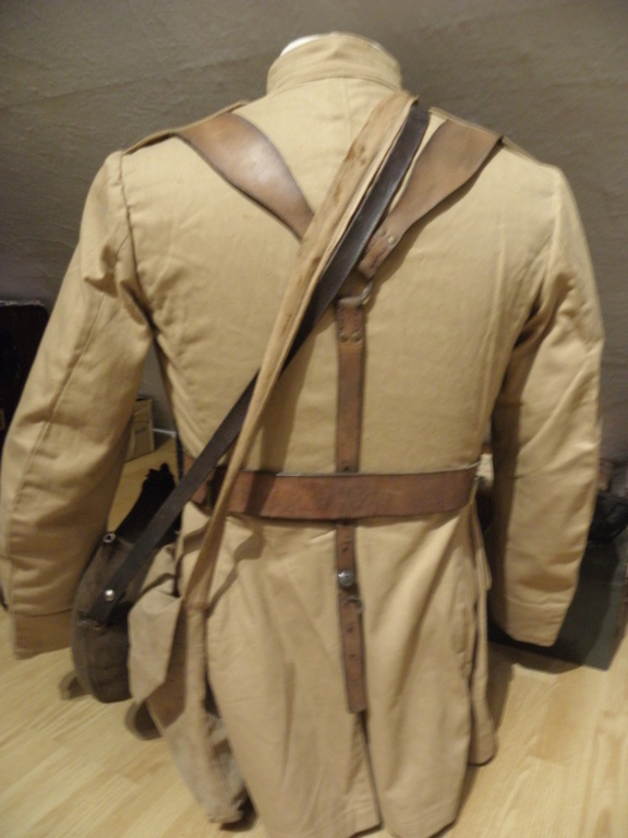 une tenue d'adjudant du 41e RI, un képi de sergent chef du 41e RI (adjudant HAMON Rennes), sac troupe motorisées et un tromblon VB - Page 2 P1010091