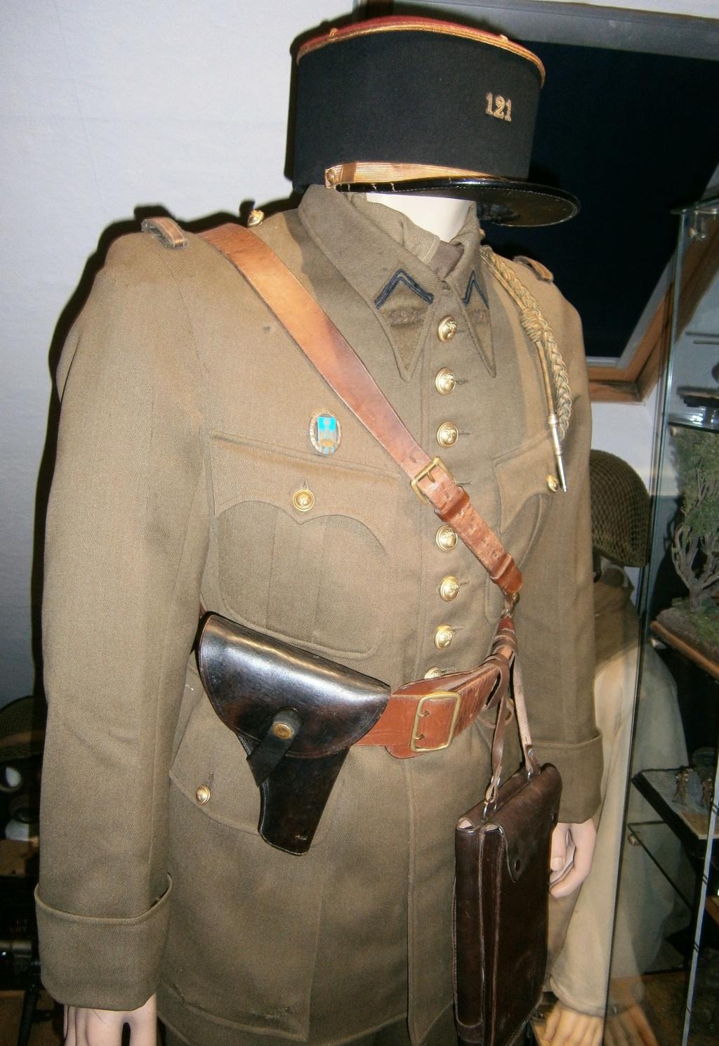 adjudant du 121ème régiment d'infanterie, veste à col aiglon P1270014
