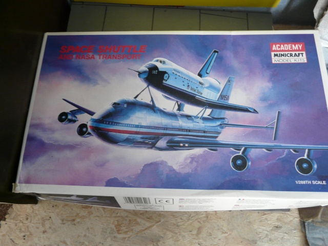 Vends Space ou echange suttle Academy au 1/72 P1000911