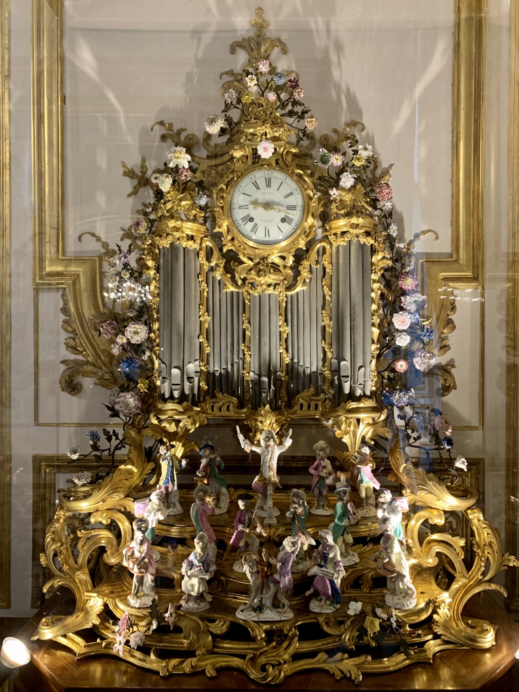 porcelaine - Fabrique de l'Extravagance, château de Chantilly, exposition 91645f10