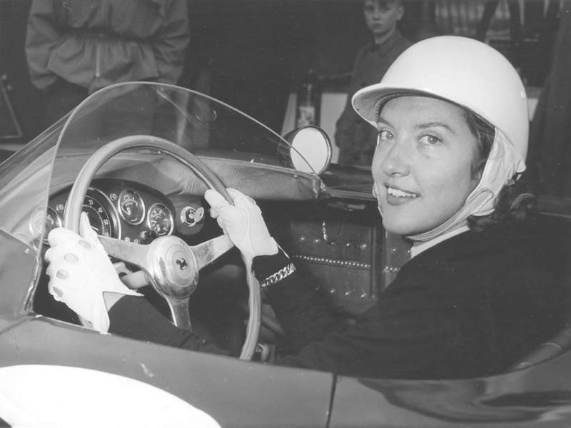 Les femmes qui ont participés à l'histoire du sport auto! Thirio10