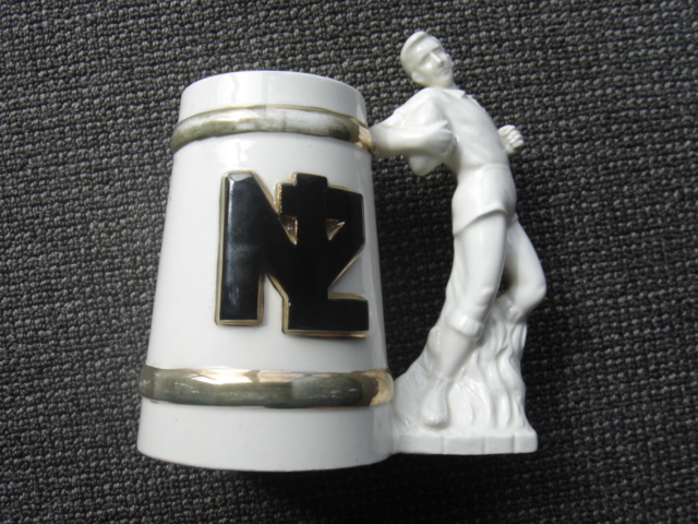 Rugby Tankard with player 15 handle was not made by Titian Nz_rug10