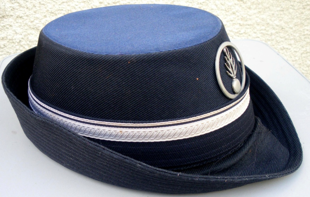 Le postillon dans la Gendarmerie française - présentez vos exemplaires Postil11