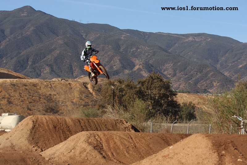 FIRST SHOTS OF TOMMY SEARLE PRACTICING SUPERCROSS!!! Cali3_14