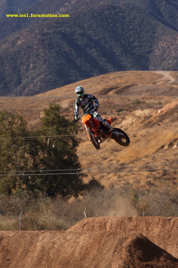 FIRST SHOTS OF TOMMY SEARLE PRACTICING SUPERCROSS!!! Cali3_17