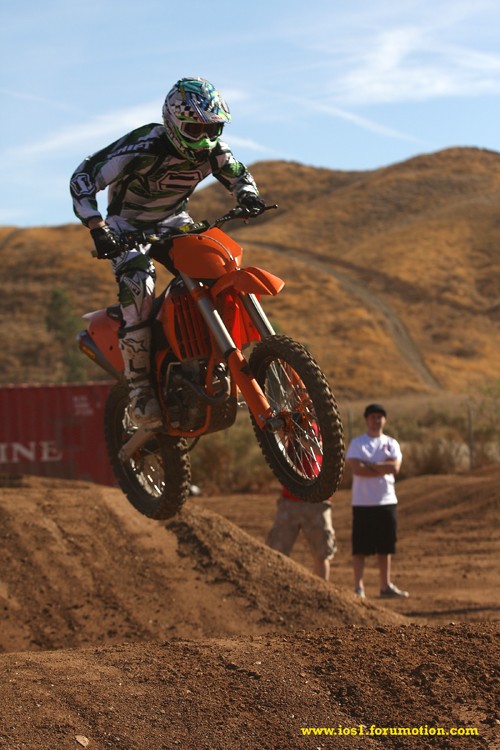 FIRST SHOTS OF TOMMY SEARLE PRACTICING SUPERCROSS!!! Cali3_23