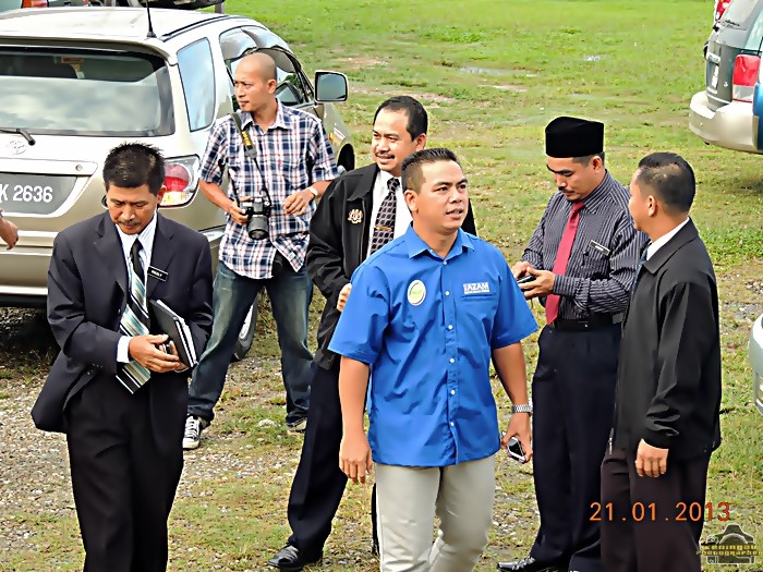 Majlis Penyampaian Hadiah Murid Cemerlang UPSR oleh Ketua Pemuda UMNO Keningau -21jan2013 A210