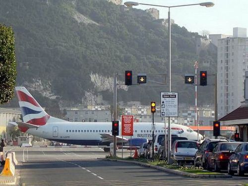 Gibraltar Airport - 10 Pics Archi151