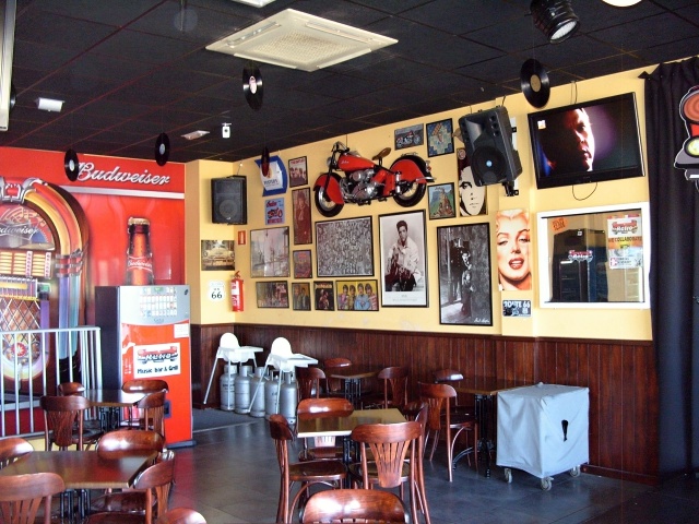 Retro Restaurant & Bar Corral13