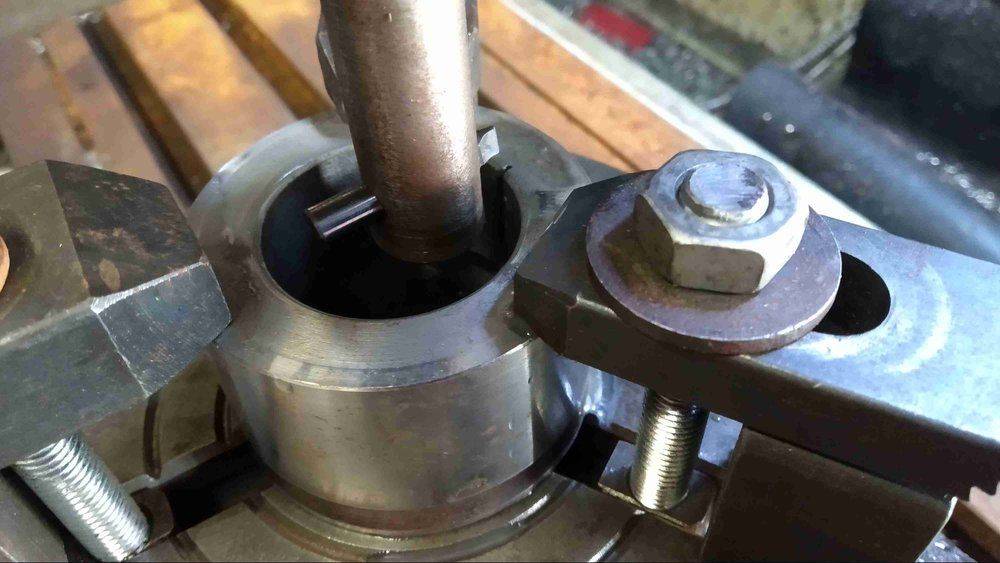 motorisation de ma fraiseuse avec un variateur chinois /et un moteur 220/380 tri Img_2059