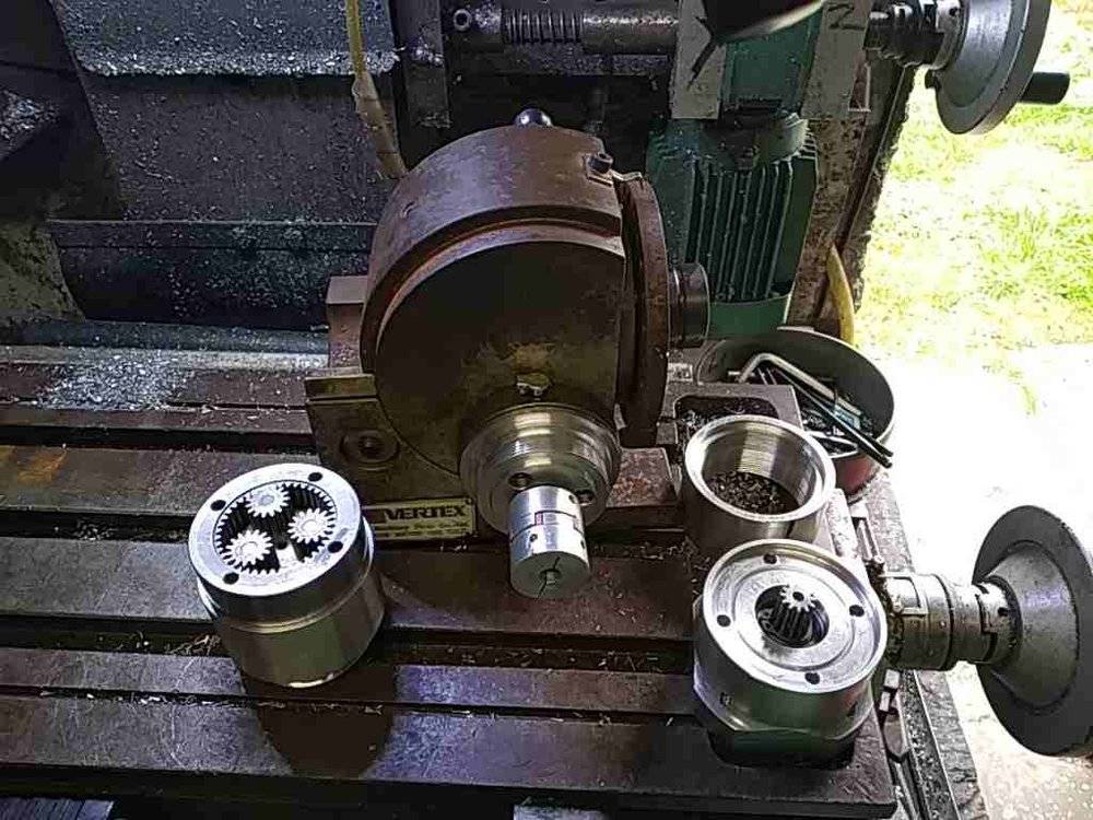 motorisation de ma fraiseuse avec un variateur chinois /et un moteur 220/380 tri Img_2075