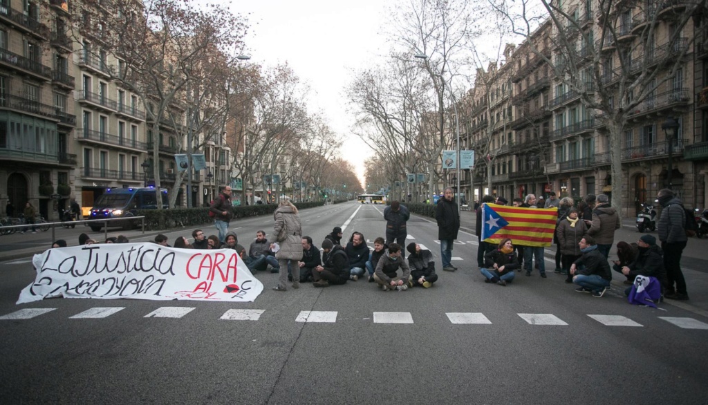 Gran manifestación de independentistas en Barcelona 15499610