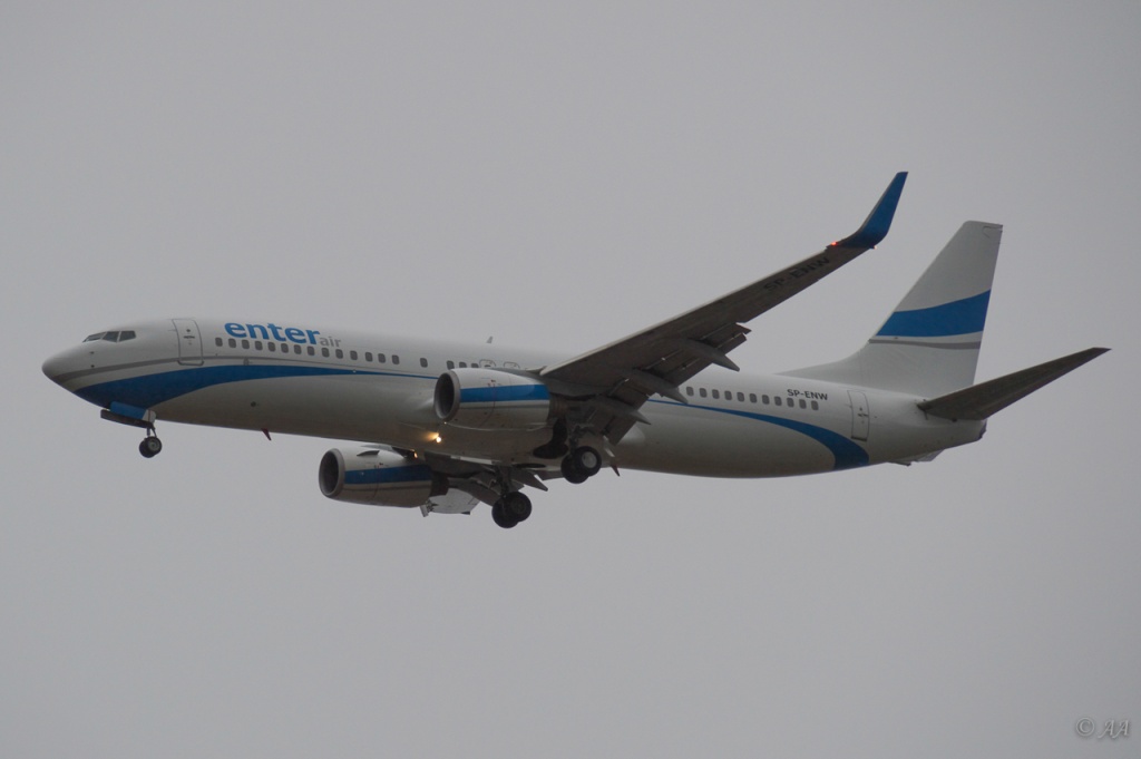 [29/12/2012] 737-800 (SP-ENW) enter air _dsc3310