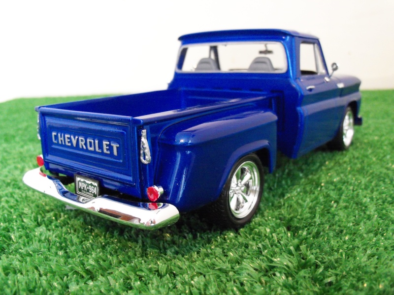 Chevy pick-up stepside 1965 - Page 2 100_4954