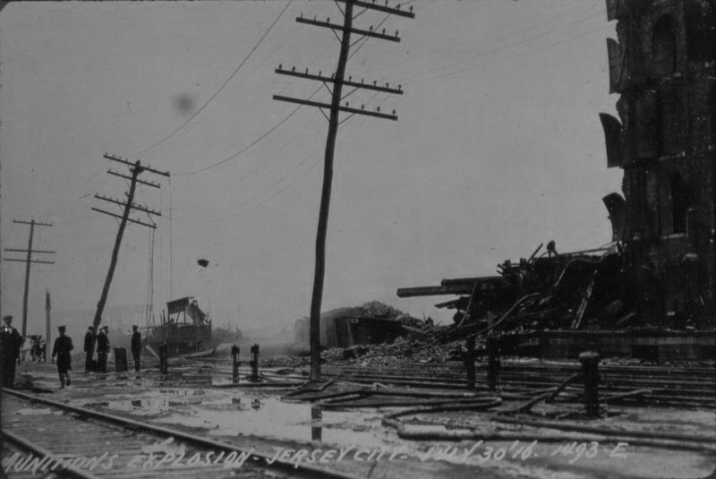  L’explosion de Black Tom 30 Juillet 1916 Black_13