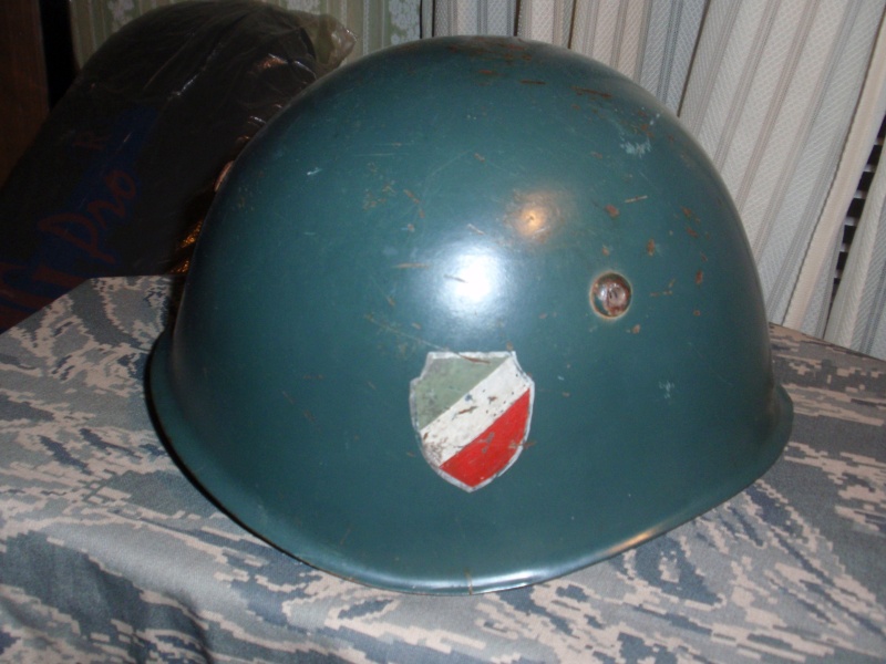 Italian helmets P1010138