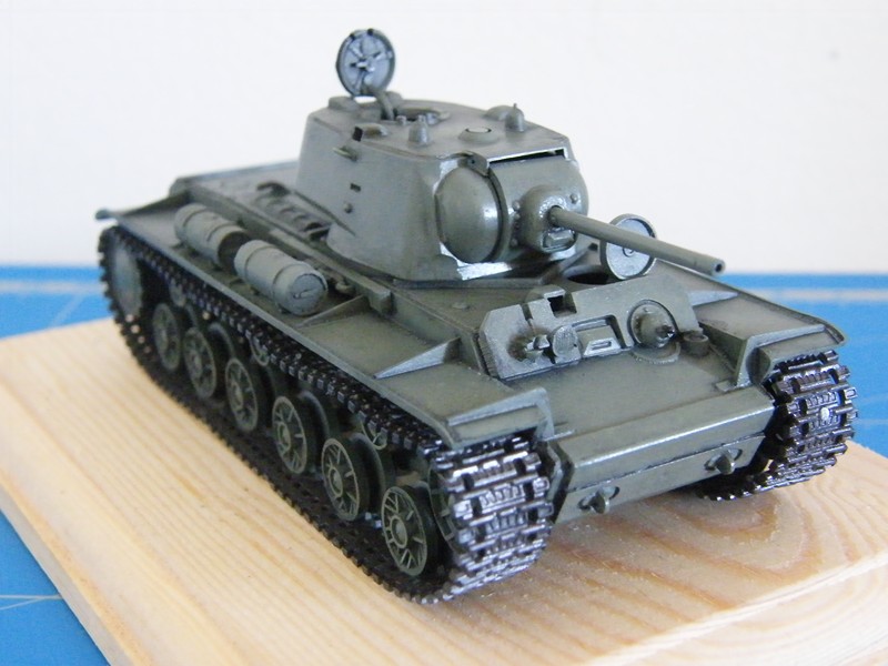 KV 1 modèle 1942 - FINI Dscf7010