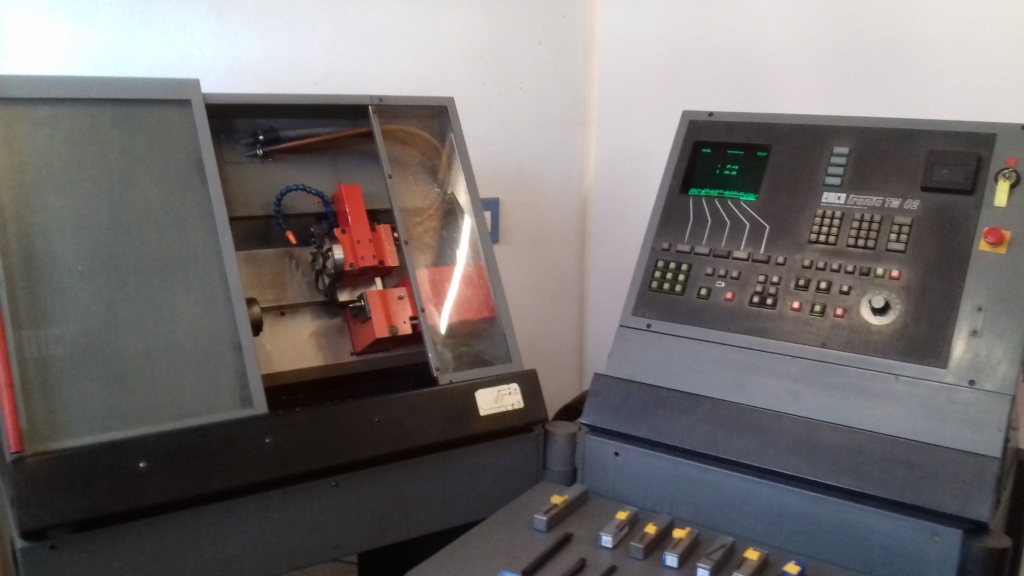 EMCO TURN 120P panneau de commandes qui a fumé D11