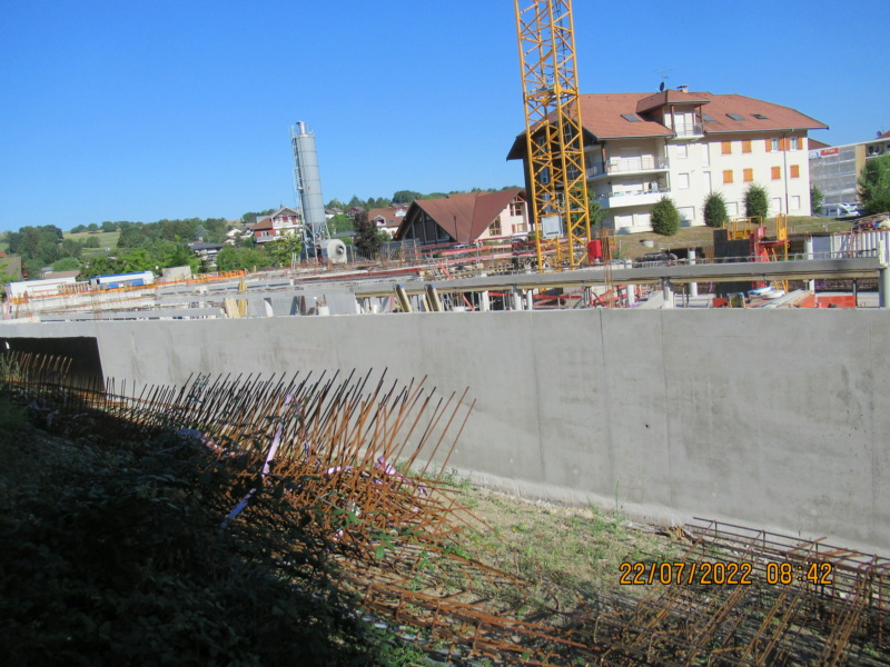 Montage d'une grue à tour 250 EC-B sur le chantier du centre ville. Réelle. - Page 3 Chant177