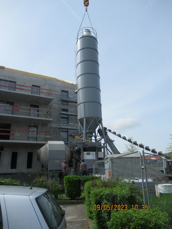 Montage d'une grue à tour 250 EC-B sur le chantier du centre ville. Réelle. - Page 5 Transf15