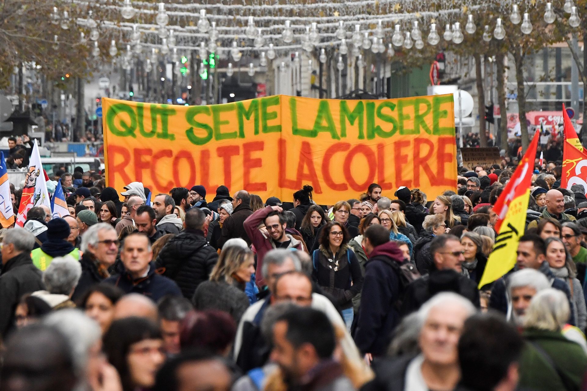 Réforme des retraites: la France entière mobilisée pour ce premier jour de grève Dc676a10