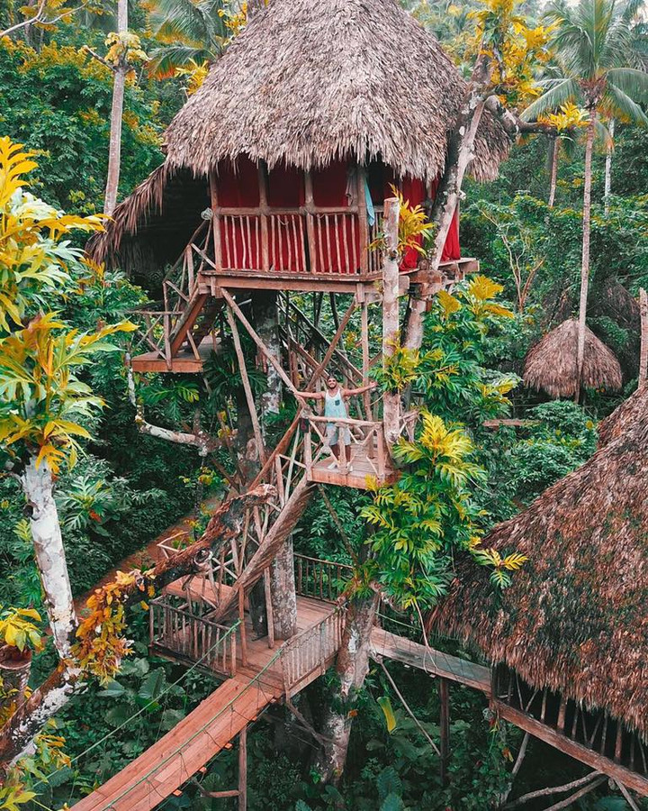 Un incroyable village de cabanes dans les arbres Images35