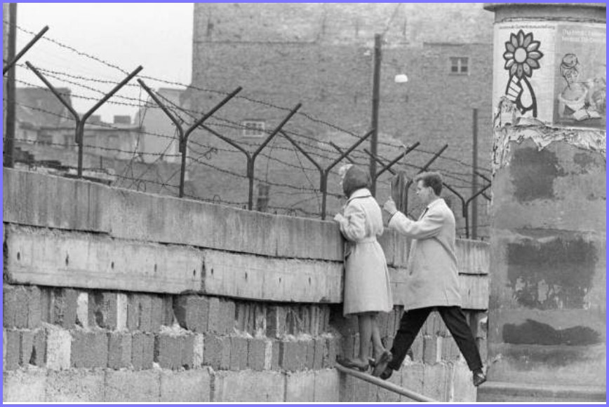 HISTORY FACTS * How people escaped past the Berlin Wall * Scree297