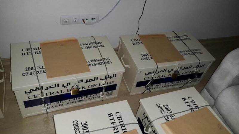 BOXES OF IRAQI DINARS Dinarb11