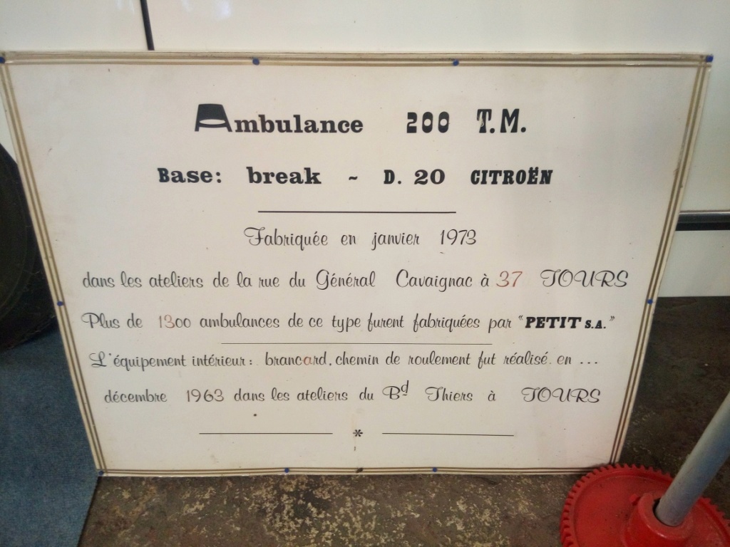 Musée des ambulances PETIT Ds_310