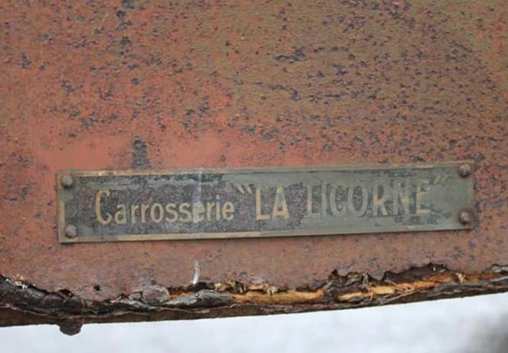 2 Licorne Laffly découverte en Normandie Licor594