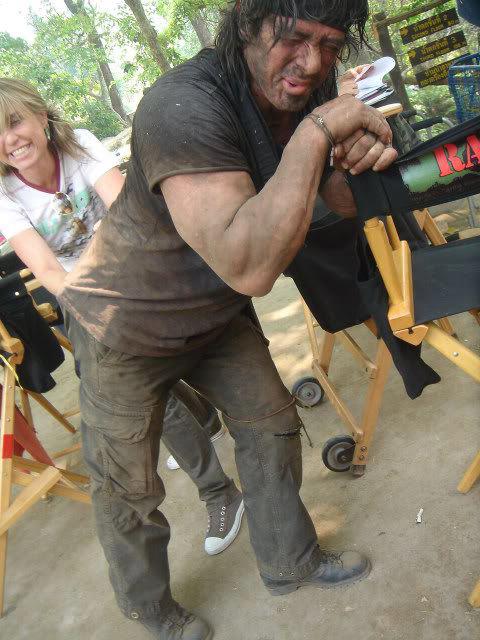 JOHN RAMBO  - PHOTOS DE TOURNAGE - - Page 3 14874210