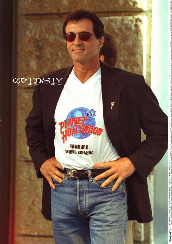 Stallone et le Planet Hollywood - Page 12 Portal12