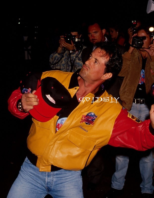Stallone et le Planet Hollywood - Page 11 Sylver10