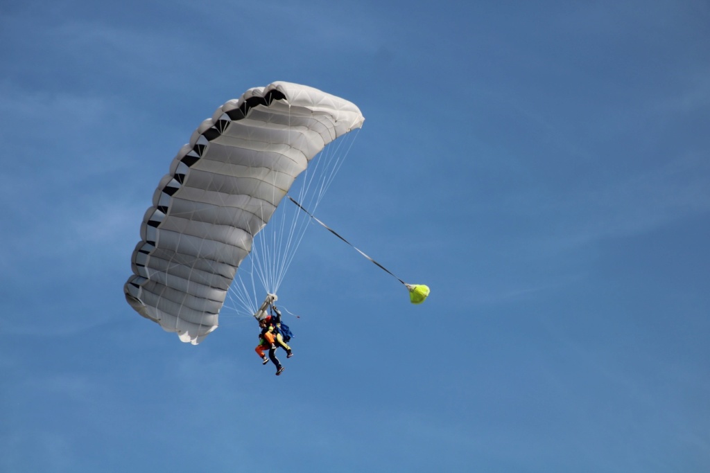 PARACHUTISTES Img_1265