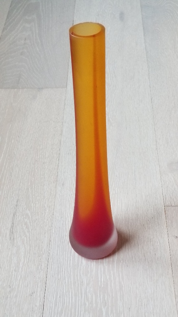 What company made this Art Glass vase? 20181211
