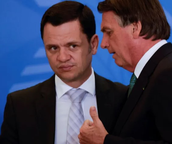 Já Somos um País Fascista - por Dodô Azevedo (Parte IV) - Página 18 0018
