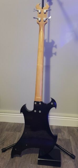 Vintage Metal Axxe Wraith Bass Guitar.  _58-110