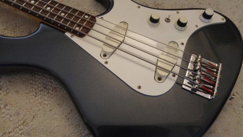 Fender Performer. Fpb310