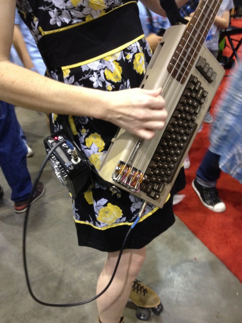 C64 Bass Guitar. Photo110