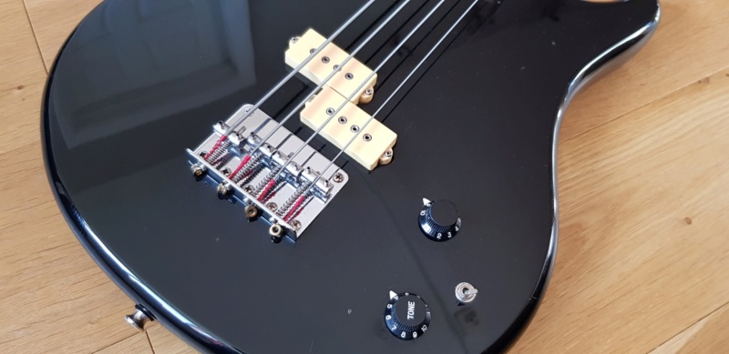 Vox 3504 Standard Bass. Vox-bl11