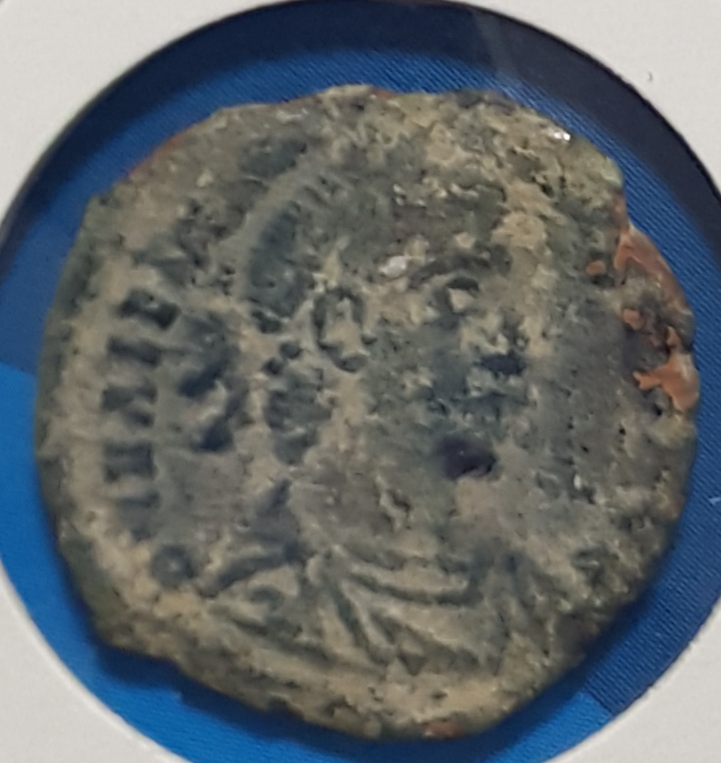 AE3 de Valentiniano I. SECVRITAS - REIPVBLICAE. Victoria avanzado a izq. Constantinopolis. 20190819
