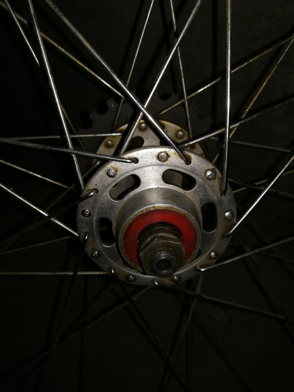 Identification roue Mavic ± moyeu Img_2096