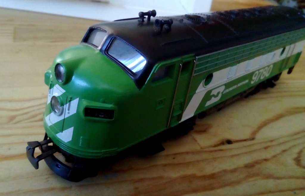 Pimp my Lok: Verfeinerung der Märklin GM EMD F-7 0211