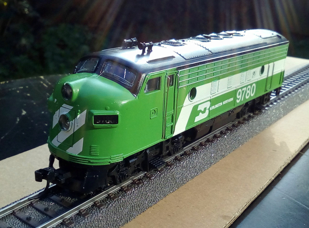 Pimp my Lok: Verfeinerung der Märklin GM EMD F-7 1710