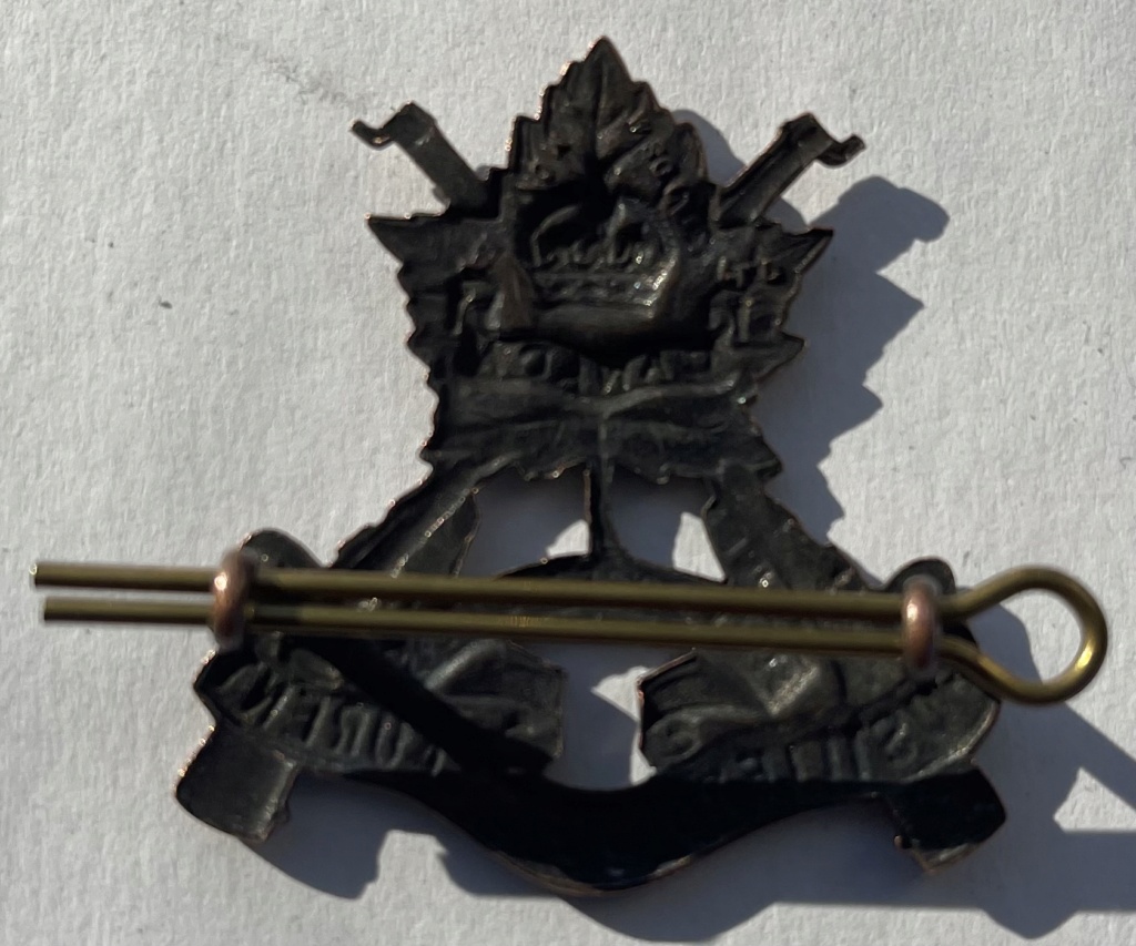 Insigne de calot des Fusiliers du St-Laurent  87ee5310