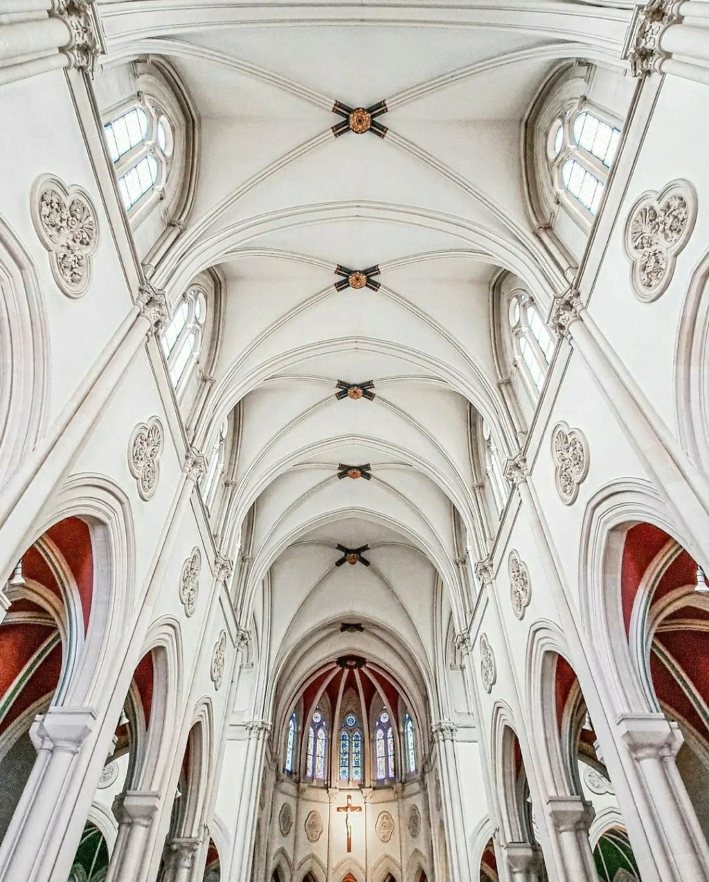 Франция - Церковь Église Notre-Dame de Bellecombe, Лион, Франция Архитектурный стиль: неоготика  Photo_67