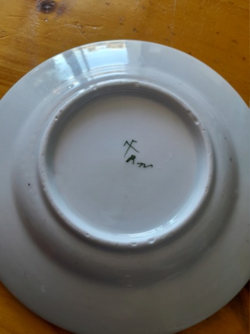 Green and red plate with Meissen type mark 20221212