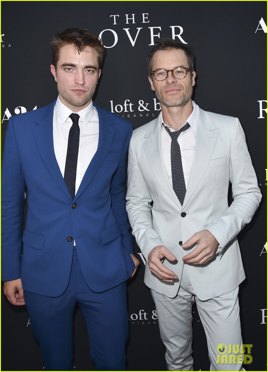 ¿Cuánto mide Robert Pattinson? - Real height Robert10